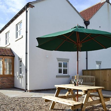 Park Farm Cottage Folkton 外观 照片